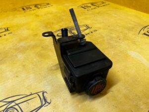 ZBIORNIK ZBIORNICZEK KOREK PŁYNU WSPOMAGANIA CHEVROLET CORVETTE C5 97-04