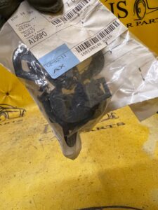 UCHWYT ŚLIZG ZDERZAKA TYŁ PRAWY M PAKIET BMW 3 E46 SEDAN KOMBI NOWY OEM