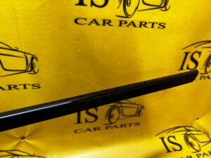 LISTWA SZYBY ODRZUTNIK WODY PRAWA AUDI A8 D5 4N