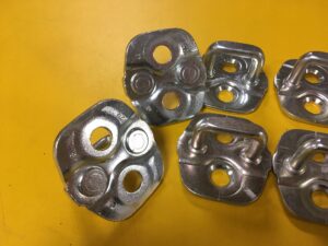 RYGIEL ZAMKA DRZWI PRZÓD TYŁ NISSAN X-TRAIL T32