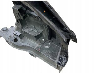 ĆWIARTKA PRAWY TYŁ BŁOTNIK SZYBA RANGE ROVER VOGUE L405