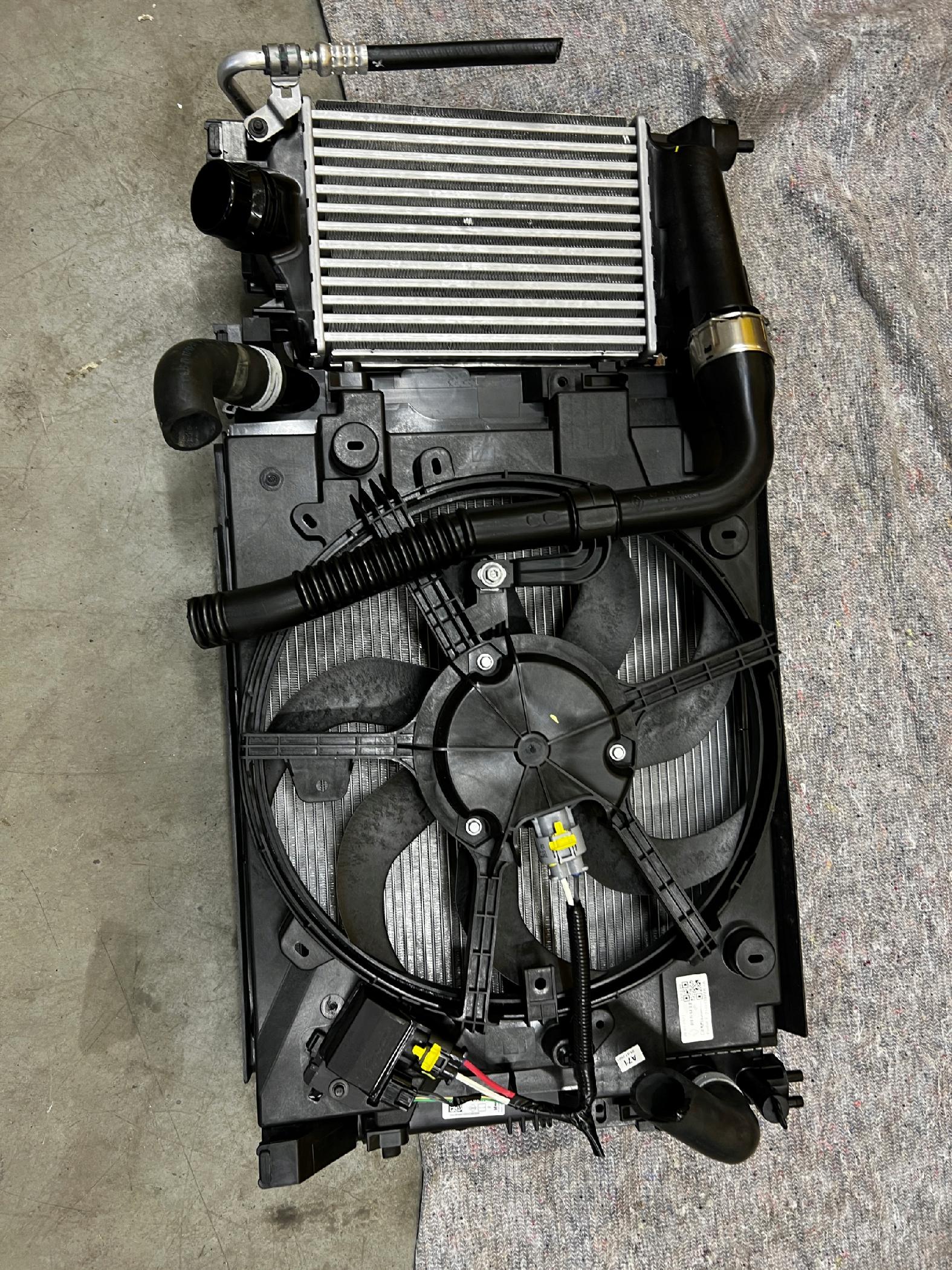 KOMPLETNY PRZÓD CHŁODNICE MASKA LAMPY DACIA SANDERO STEPWAY III 3 RUDY