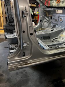 ĆWIARTKA PRAWY PRZÓD SŁUPEK PRÓG FARTUCH PRAWA RENAULT MEGANE IV HB TED69