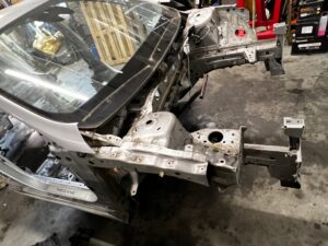 ĆWIARTKA PRAWY PRZÓD SŁUPEK PRÓG FARTUCH PRAWA RENAULT MEGANE IV HB TED69