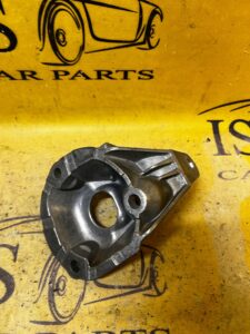 ŁAPA MOCOWANIE AMORTYZATORA PORSCHE CAYENNE II 7P5