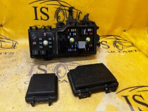 SKRZYNKA BEZPIECZNIKÓW RANGE ROVER EVOQUE II L551