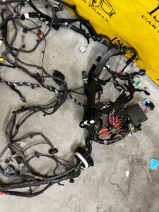 WIĄZKA INSTALACJA SILNIKA WNĘTRZA ŚCIANY GRODZIOWEJ DACIA SANDERO III 1.0 B