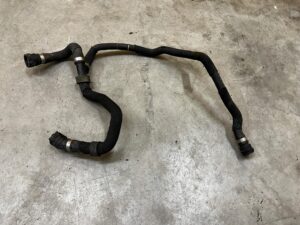 RURKA PRZEWÓD WĄŻ WODY UKŁADU CHŁODZENIA BMW M5 F90