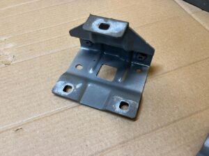 WSPORNIK MOCOWANIE BŁOTNIKA PRZÓD LEWY DACIA SANDERO III TEKQF 2023R