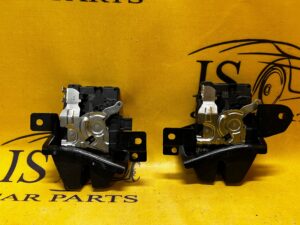 ZAMEK BURTY KLAPY LEWY RANGE ROVER VOGUE L405