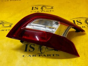 LAMPA TYŁ TYLNA PRAWY PRAWA W BŁOTNIK PEUGEOT 308 II T9 HB