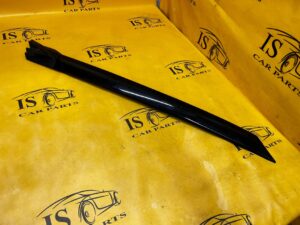 OSŁONA LISTWA SŁUPKA PRZÓD A LEWY LEWA LAND ROVER DISCOVERY 5 V L462