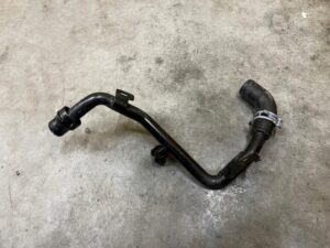 RURA RURKA PRZEWÓD WĄŻ WODY CHŁODZENIA AUDI A4 B9 8W 2.0 TDI