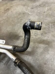 RURA RURKA PRZEWÓD WĄŻ WODY CHŁODZENIA AUDI Q7 4M0 3.0 TDI