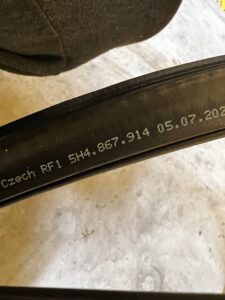 USZCZELKA DRZWI TYŁ TYLNYCH PRAWY PRAWA VOLKSWAGEN GOLF VIII HB EU