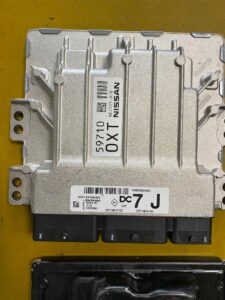 NISSAN X-TRAIL T32 QASHQAI STEROWNIK SILNIKA