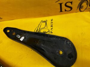 WSPORNIK MOCOWANIE UCHWYT RANGE ROVER VELAR L560