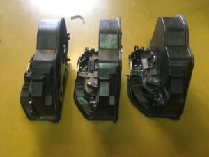 ZAMEK DRZWI LEWY TYŁ BMW 3 5 7 E60 F10 MINI R60