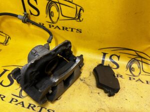 ZACISK HAMULCOWY PRAWY BMW SERIA 1 F40