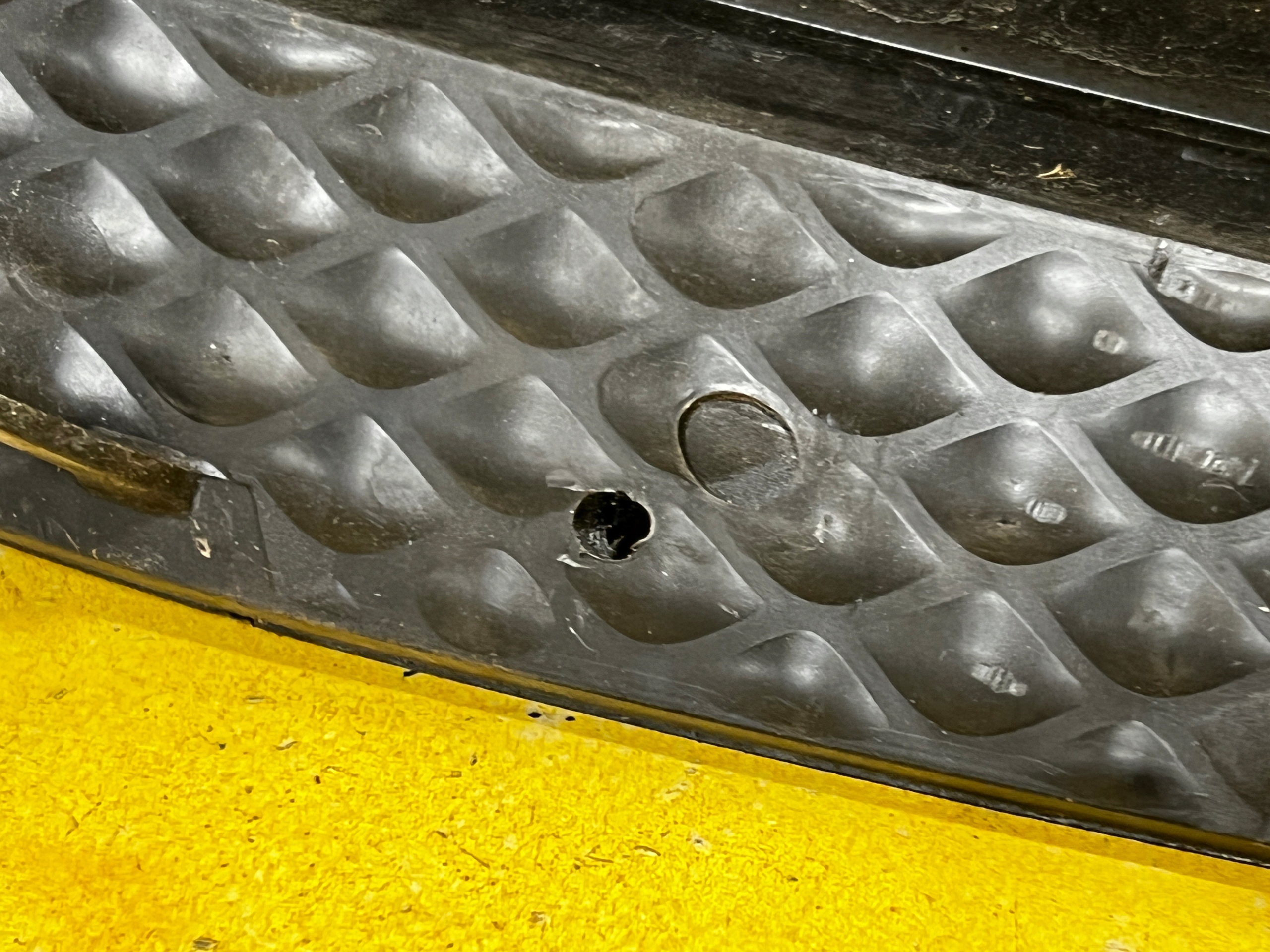 KRATKA ZDERZAKA MERCEDES E KLASA AMG W213 W238