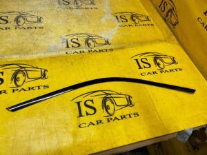 LISTWA SZYBY SZYBOWA OZDOBNA PRAWA RANGE ROVER VELAR L560