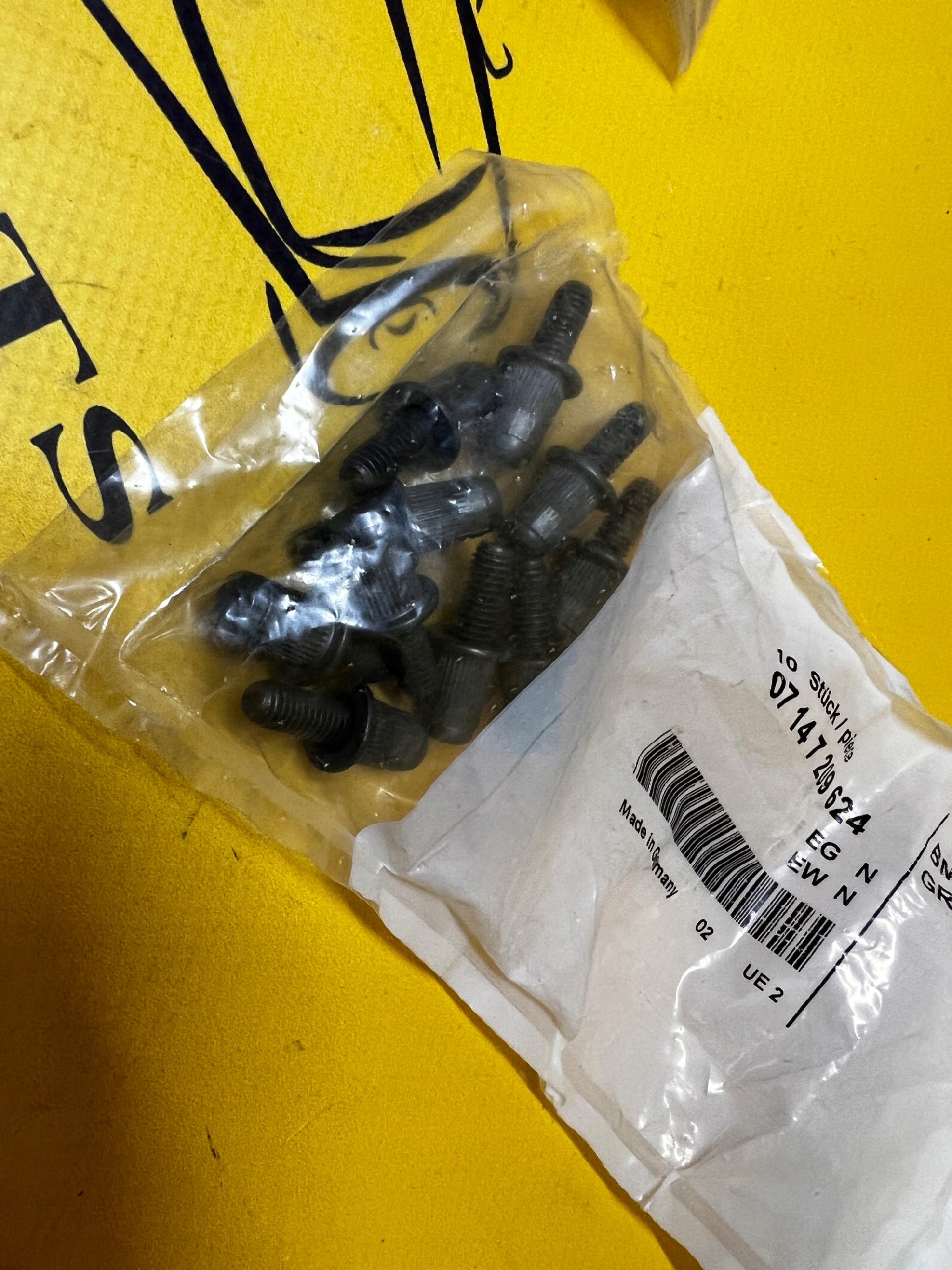 10 X KOŁEK DO NITOWANIA JEDNOSTRONNEGO BMW M6X13,5 NOWY OEM