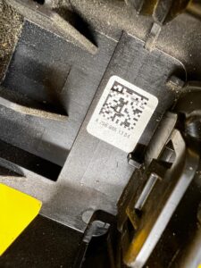 LEWY CZUJNIK RADAR SENSOR MARTWEGO POLA DISTRONIC MERCEDES C-KLASA W206