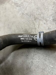 RURA RURKA PRZEWÓD WĄŻ WODY CHŁODZENIA AUDI A4 B9 8W 2.0 TDI