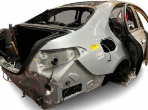 ĆWIARTKA TYŁ TYLNA WANNA BŁOTNIKI LEWY PRAWY MERCEDES C-KLASA W206