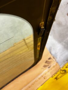 SZYBA TYLNA TYŁ INFINITI Q50 SZYBA BAGAŻNIKA