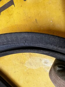 USZCZELKA DRZWI PRZÓD LEWY PEUGEOT 308 II T9