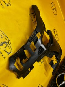 ŚLIZG MOCOWANIE ZDERZAKA PRZEDNIEGO PRZÓD LEWY MERCEDES C-KLASA W206 AMG