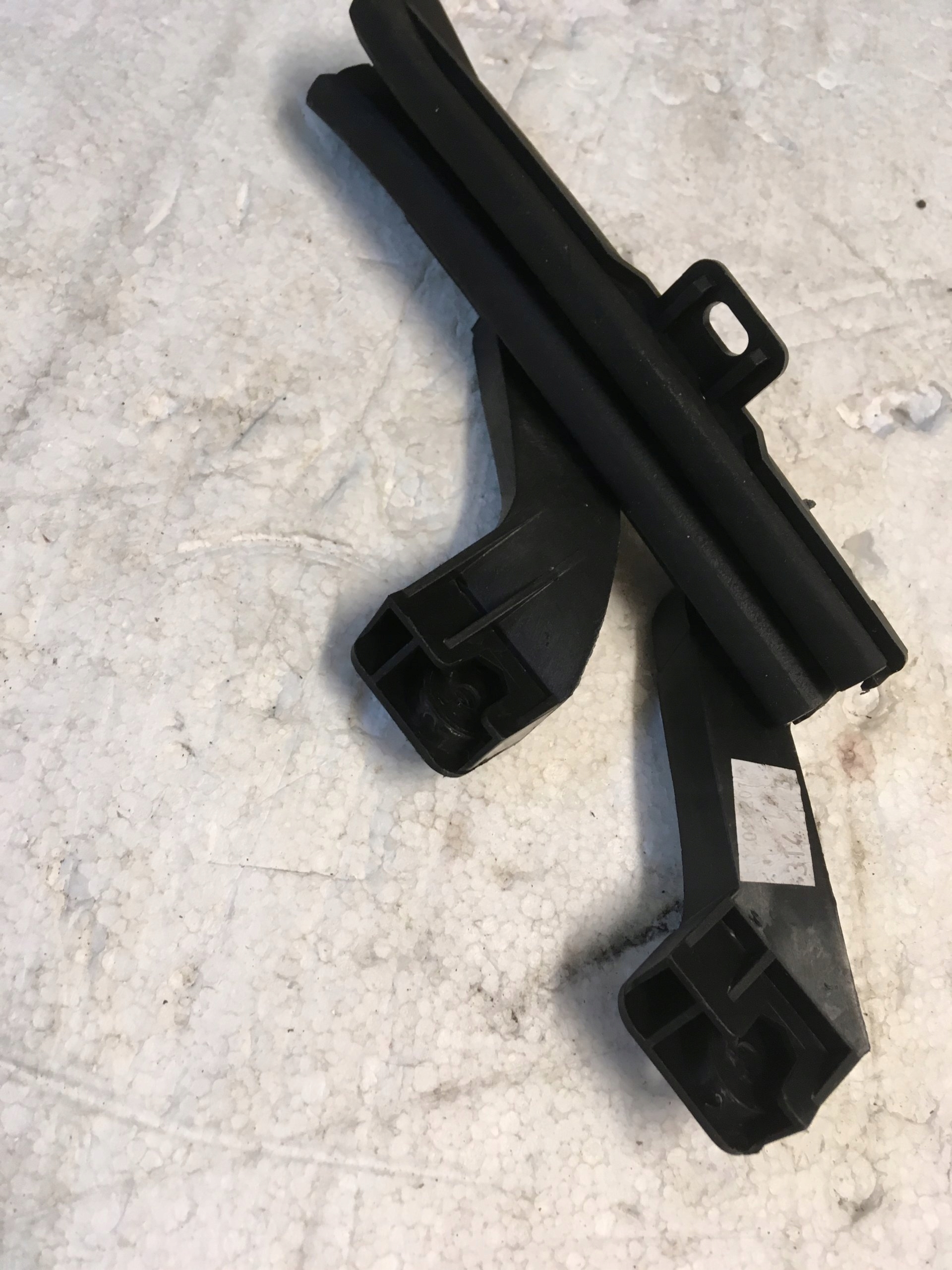 PROWADNICA SZYBY CITROEN PEUGEOT 308 9802148080