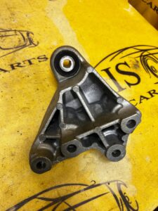 ŁAPA PODUSZKA WSPORNIK MOCOWANIE SILNIKA MERCEDES W176 W246 W117 X156