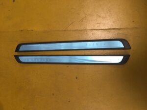 LISTWA NAKŁADKA PROGU DRZWI INFINITI Q30