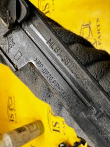 LISTWA ZGARNIAJĄCA SZYBY PRZÓD PRAWY CHROM PEUGEOT 3008 II