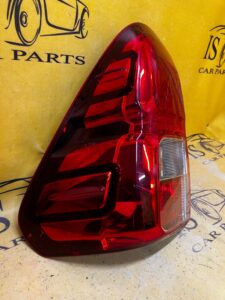 LAMPA TYŁ TYLNA LEWY LEWA TOYOTA HILUX VIII 8