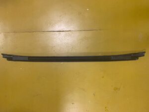 PODSZYBIE DOLNE PLASTIKOWE RYNNA JEEP WRANGLER JL