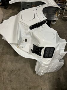 ĆWIARTKA BŁOTNIK PODŁUŻNICA PRÓG PRAWY BOK DACIA SANDERO STEPWAY III 2023R