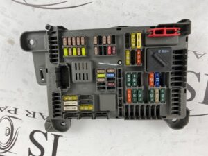 SKRZYNKA BEZPIECZNIKÓW BMW E71 X6M X6 X5 E70