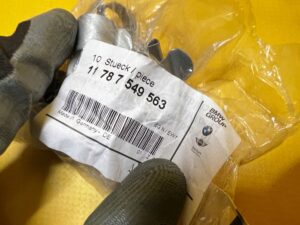 8 X ZACISK MOCOWANIE PRZEWODU BMW NOWY OEM