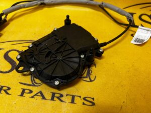 ZAMEK DOCIĄG KLAPY BAGAŻNIKA TYŁ BMW G30 F90