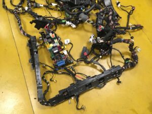 WIĄZKA INSTALACJA BEZPIECZNIKI KABINY INFINITI Q30