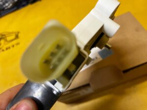 SILNICZEK SILNIK SZYBY PRZÓD BMW 1 F21 2 F22 4 F32 F33 F36 7 F01 NOWY OEM