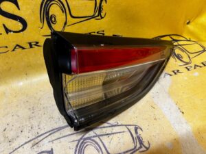 LAMPA LEWY TYŁ W KLAPĘ FORD KUGA MK3