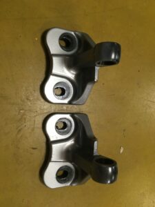 ZAWIASY DRZWI PRZÓD TYŁ MERCEDES W176 INFINITI Q30