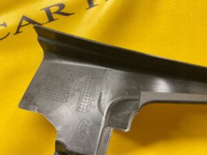 LISTWA RAMKA DRZWI PRAWA BJ32-20904-B EVOQUE 3D