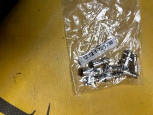 4 X STYK ELEKTRYCZNY GNIAZDO KONEKTOR BMW NOWY OEM