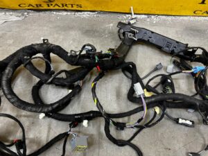 WIĄZKA PRZEWODÓW INSTALACJA DESKI FORD FIESTA MK8