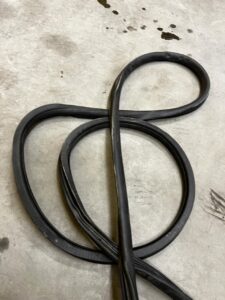 USZCZELKA DRZWI PRZÓD PRZEDNICH PORSCHE CAYENNE II 7P5